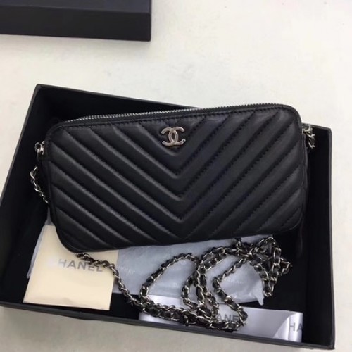 Chanel Umhängetasche Schwarz Schafsleder V6845 Silber