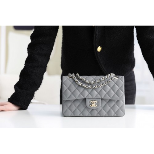 Chanel Small Classic Handtasche Genarbtes Kalbsleder silberfarbenes Metall A01113 grau