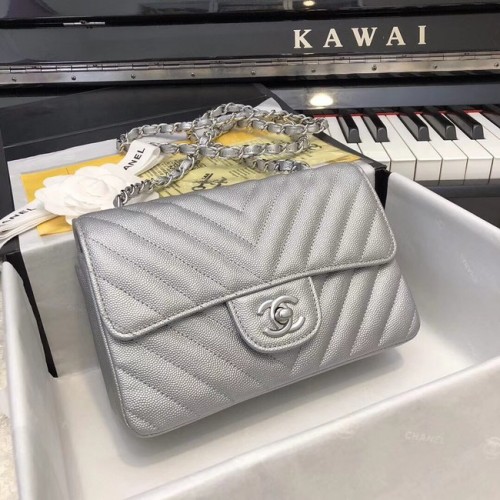 Chanel Small Classic Handtasche Genarbtes Kalbsleder silberfarbenes Metall A69900 silber