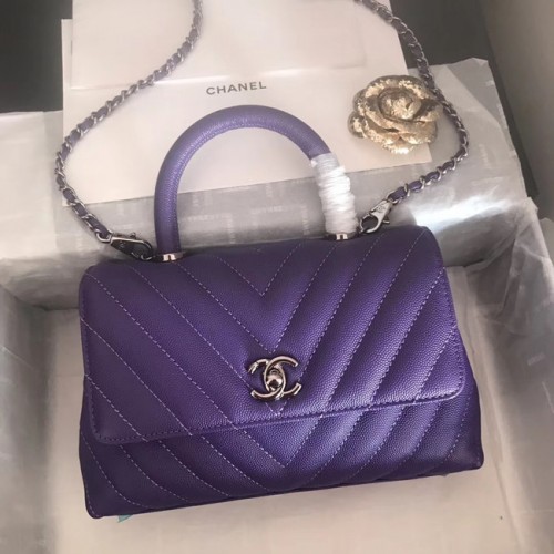 Chanel Small Flap Bag with Top Handle V92990 dunkellila silberfarbenes Metall