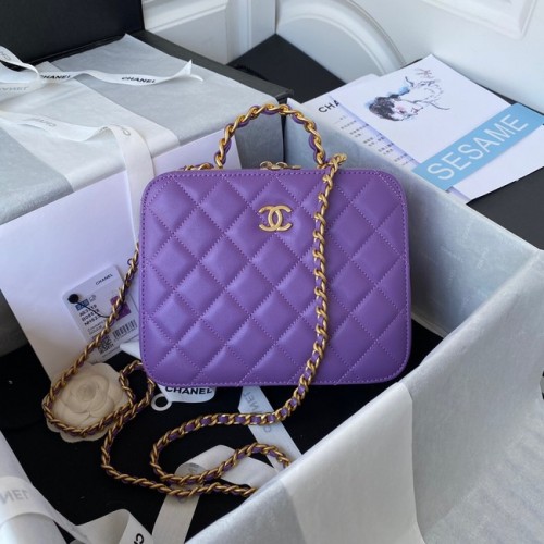 Chanel Kosmetikkoffer Lammleder Goldfarbenes Metall AS3319 Lila