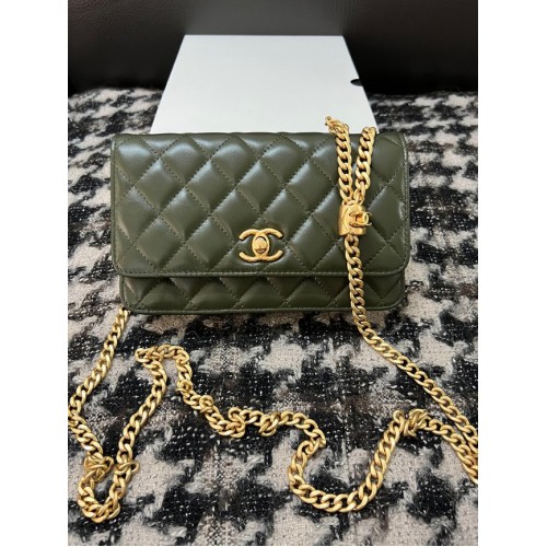 Chanel WALLET ON CHAIN Lammleder Goldfarbenes Metall AP3043 grün