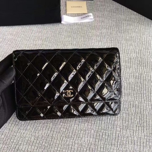 Chanel WOC Flap Bag Lackleder A33814C Schwarz