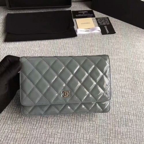 Chanel WOC Flap Bag Lackleder A33814C Grau