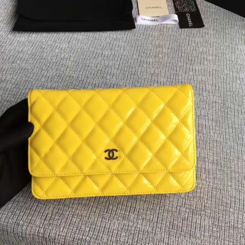 Chanel WOC Flap Bag Lackleder A33814C Gelb