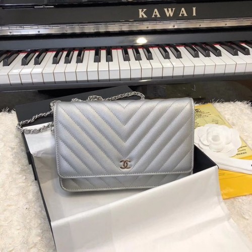 Chanel WOC Original Caviar Leather Flap Umhängetasche V33814 Silbergrau Silberne Kette