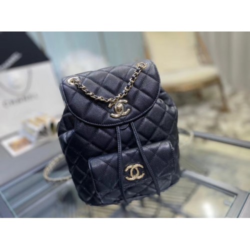 Chanel Rucksack genarbtes Kalbsleder goldfarbenes Metall AS1371 schwarz