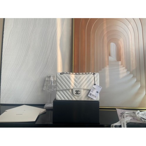 Chanel klassische Handtasche Lammleder silber Metall V01112 weiß