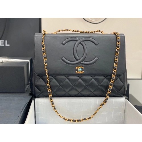 Chanel Überschlagtasche Lammleder Goldfarbenes Metall A92233 schwarz