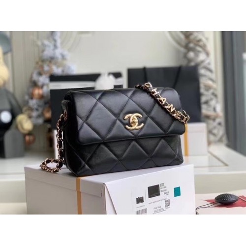 Chanel Überschlagtasche Lammleder Goldfarbenes Metall AS2299 schwarz