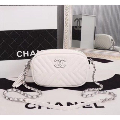 Chanel Mini-Umhängetasche aus Schafsleder 4669 weiß