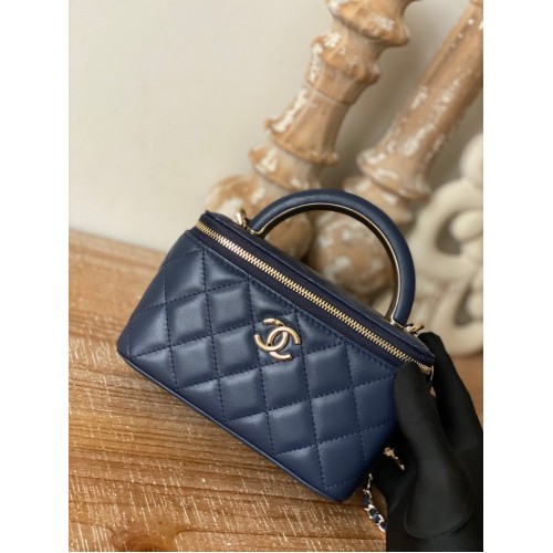 Chanel Mini Umhängetasche Lammleder Goldfarbenes Metall 81208 dunkelblau