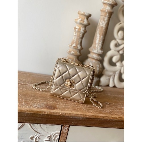 Chanel Mini Umhängetasche Lammleder Goldfarbenes Metall 88631 Gold