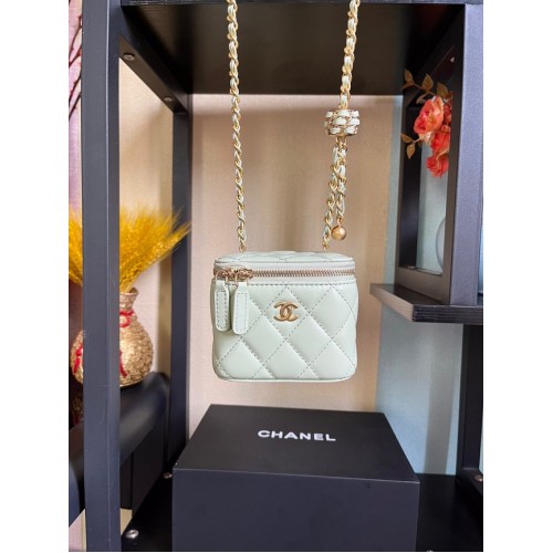 Chanel Mini Umhängetasche Lammleder Goldfarbenes Metall AP2929 weiß