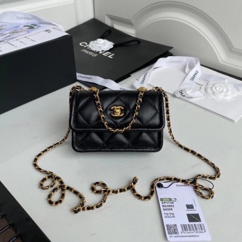 Chanel Mini-Überschlagtasche Schafsleder Goldfarbenes Metall AP1738 schwarz