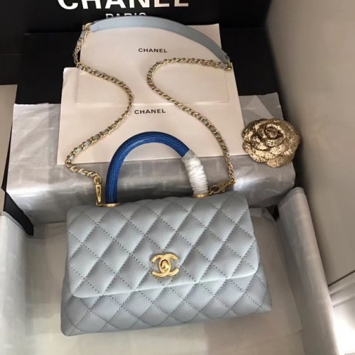 Chanel Original Caviar Leather Flap Bag Top Handle B92292 hellblau & goldfarbenes Metall