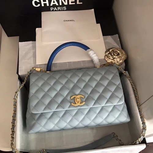 Chanel Original Caviar Leather Flap Bag Top Handle B92292 hellblau & goldfarbenes Metall