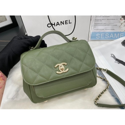 Chanel kleine Überschlagtasche Kalbsleder Goldfarbenes Metall A93749 grün