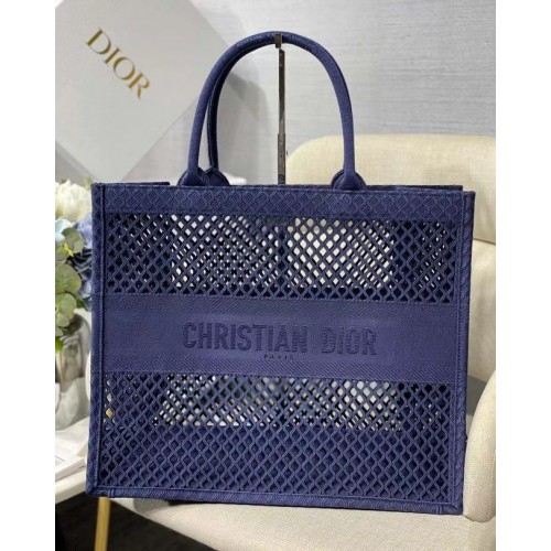 DIOR BOOK TOTE Blaue Netzstickerei M1286ZW