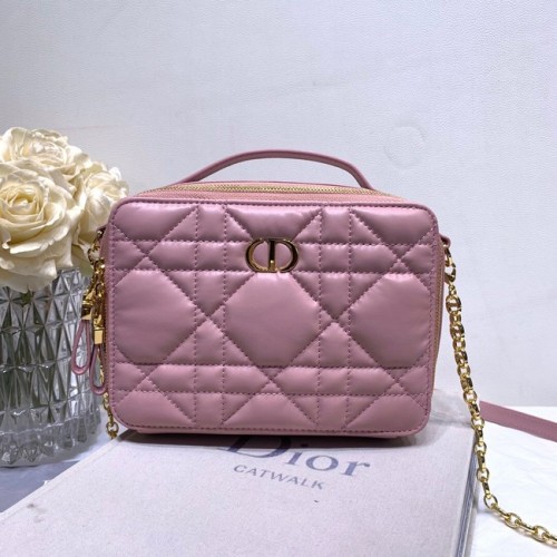 DIOR CARO BOX BAG MIT KETTE Latte Gestepptes Macrocannage-Kalbsleder S5140UNG Rosa