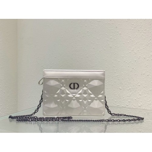 DIOR MINI BOBBY BAG Cannage Kalbsleder C2806 weiß