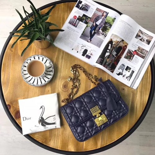 DIORADDICT FLAP BAG AUS BLAUEM CANNAGE-LAMMLEDER M5818