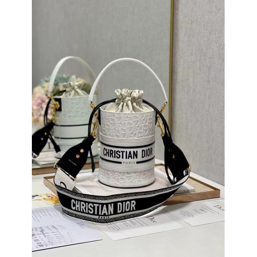 Bucket Bag Dior Bubble Maple Leaf aus Kalbsleder mit Prägung C9300 weiß