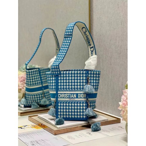 Dior Bucket Bag mit Bubble Maple Leaf-Stickerei C1076 blau