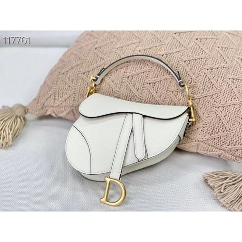 Dior KLEINES SATTEL-TAS VAN KALFSLEER M0445CW WEISS