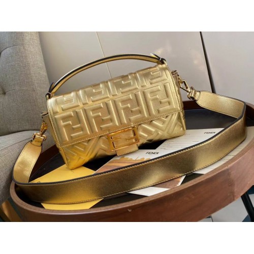 FENDI BAGUETTE große Umhängetasche 8BR771A Gold