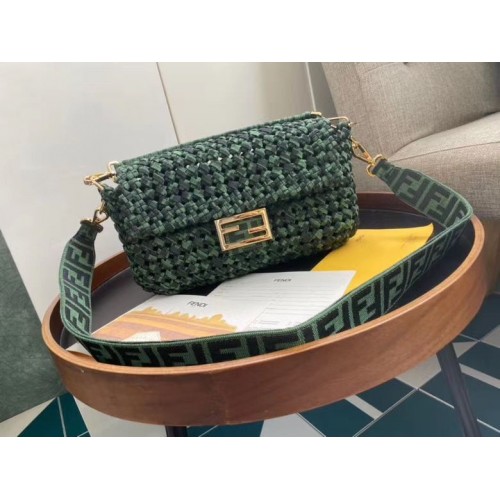 FENDI Baguette Umhängetasche F0388 Grün