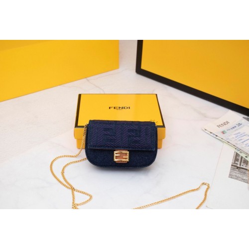 FENDI NANO BAGUETTE CHARM Tasche aus Nappaleder 7AR844 Schwarz