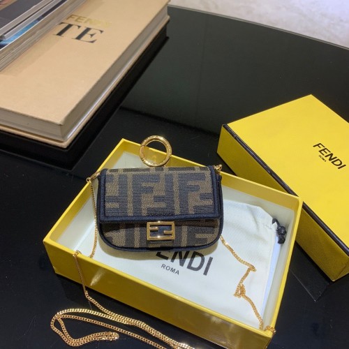 FENDI NANO BAGUETTE CHARM Tasche aus Nappaleder 7AR844 Braun