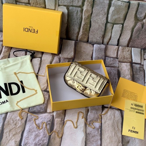 FENDI NANO BAGUETTE CHARM Nappaleder 7AR844 Gold