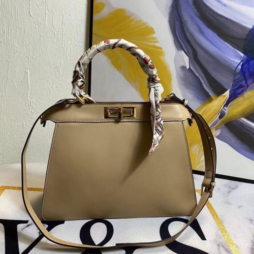 FENDI PEEKABOO ICONIC MEDIUM Apricotfarbene Ledertasche F6946