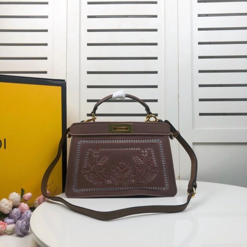 FENDI PEEKABOO ICONIC mit braunem Stickdekor F6509
