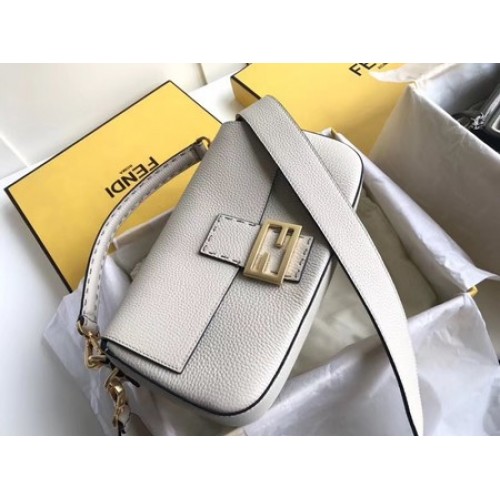 Fendi BAGUETTE Umhängetasche 8BR600 beige