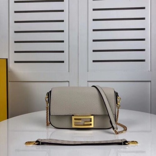 Fendi BAGUETTE Ledertasche F2467 beige