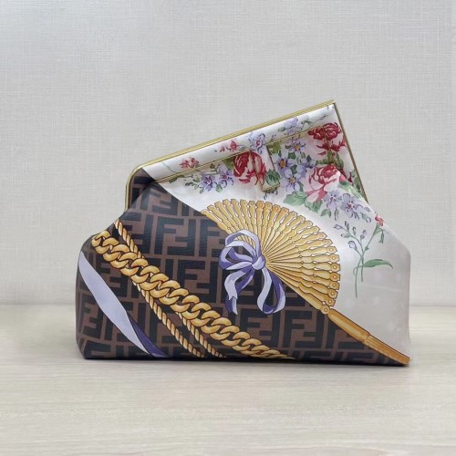 Fendi First Medium Fendace White bedruckte Seidentasche 8BP127A braun