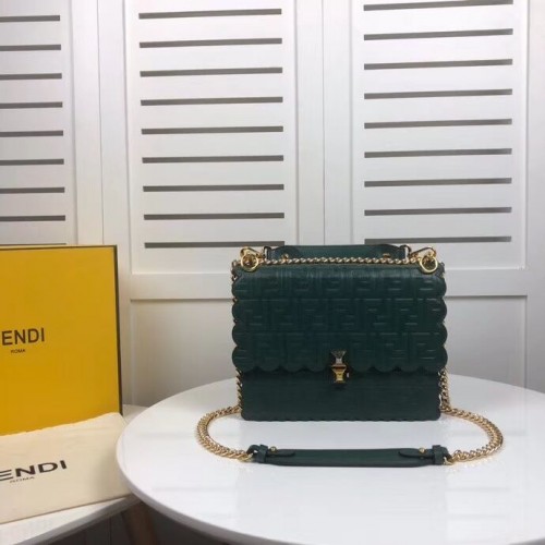 Fendi KAN IF Ledertasche 8BF053 grün