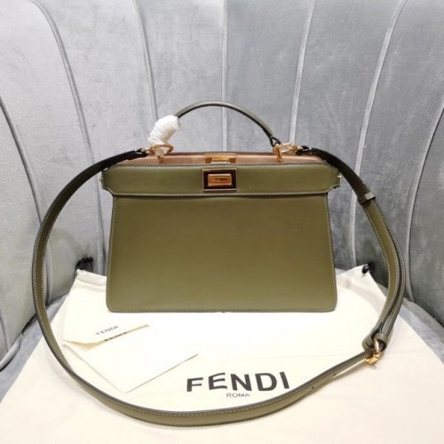 Fendi PEEKABOO ISEEU EAST-WEST Ledertasche 8BN323A grün