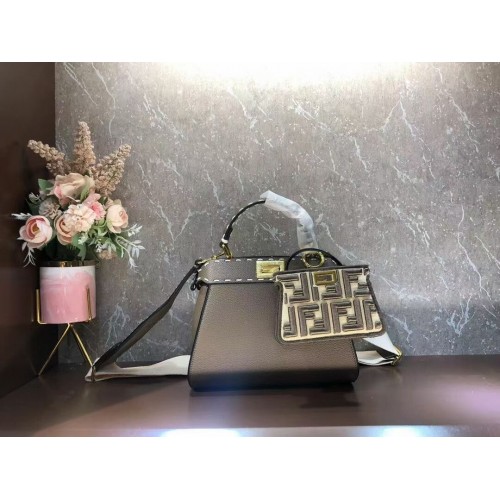 Fendi Peekaboo ISeeU Kleine Ledertasche F8636 grau