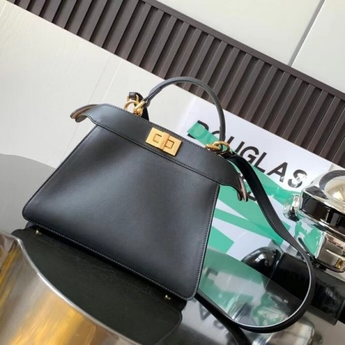 Fendi Peekaboo Iseeu Kleine Ledertasche 8BN327A schwarz