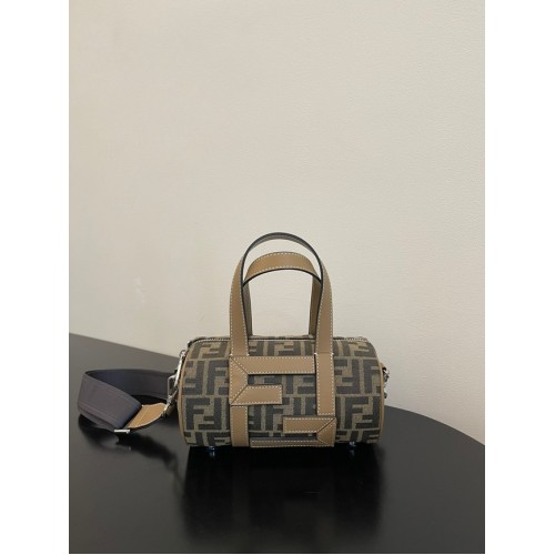 Fendi Small Boston Tasche aus taubengrauem Gobelinstoff 8BS5567A