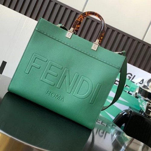 Fendi Sunshine Medium Shopper aus Leder 8BH386A grün