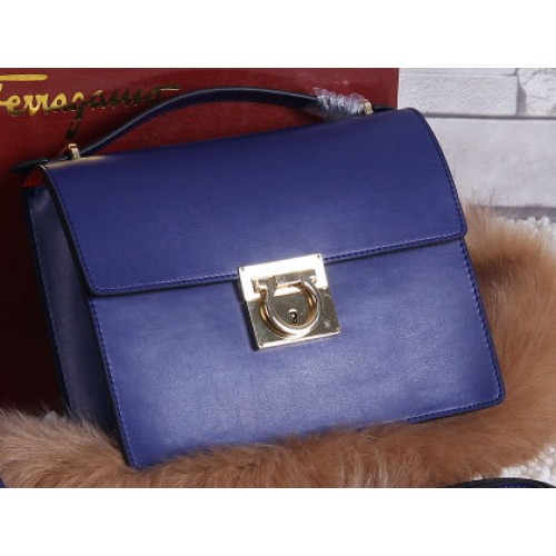 Ferragamo Mittelgroße Schultertasche aus Kalbsleder SF0614 Royal