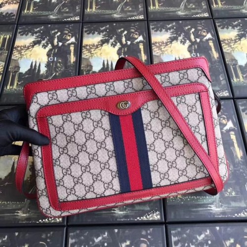 Gucci GG Supreme mittelgroße Umhängetasche 523354 rot