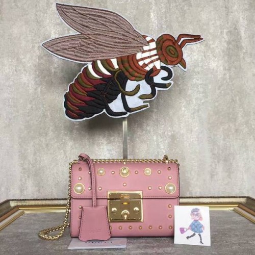 Gucci Schultertasche aus Leder mit Vorhängeschloss und Nieten 432182A Rosa