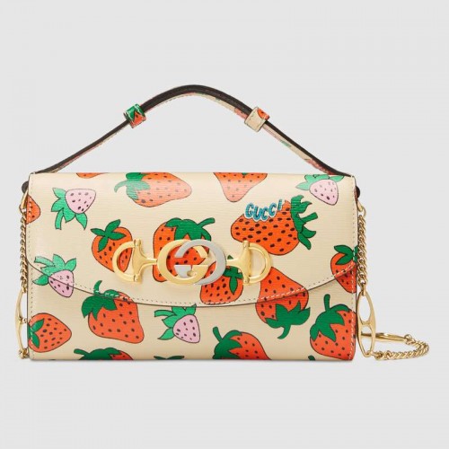 Gucci Zumi Mini-Tasche mit Erdbeer-Print 564718