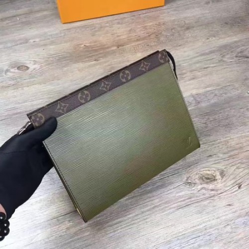 Louis Vuitton Epi Leder POCHETTE VOYAGE MM M67736 Grün
